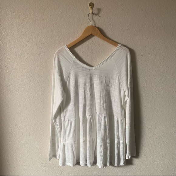 Wonderly White V-Neck Peasant Top - Picture 5 of 6
